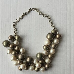 Elegant Gold and Pearl Necklace